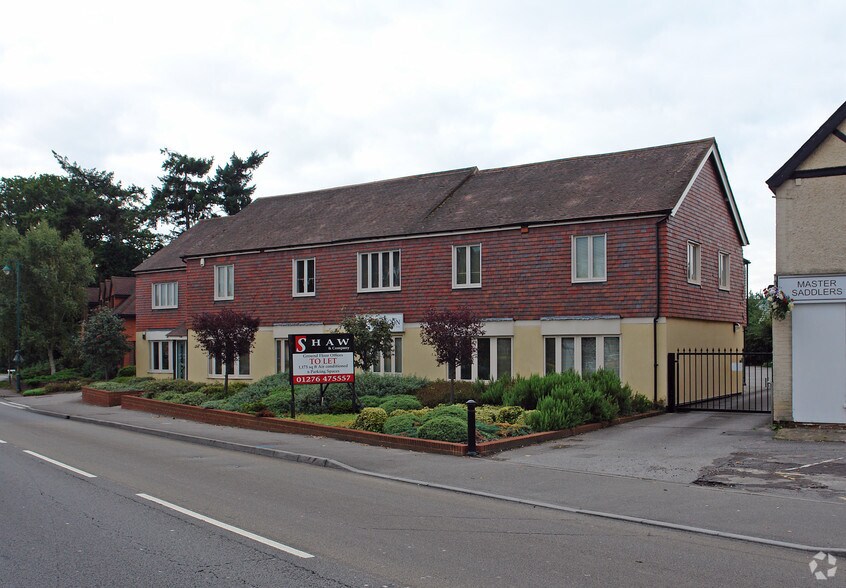 Guildford Rd, West End to rent - Building Photo - Image 2 of 4