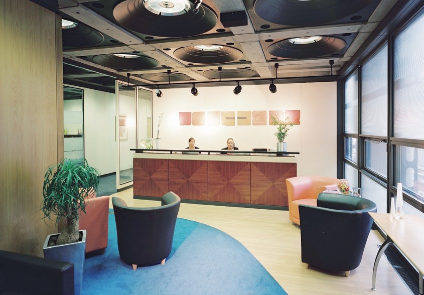 1 Lime St, London to rent - Interior Photo - Image 2 of 10