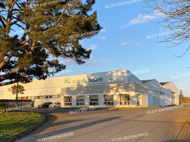 Location Local d'activités 3 350 m²