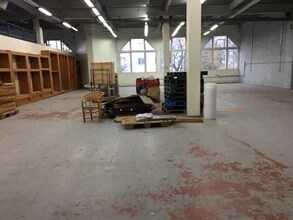 Light Industrial in Aubervilliers to rent Interior Photo- Image 1 of 4