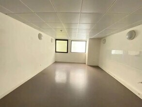 Office / Medical in Boulogne-Billancourt to rent Interior Photo- Image 2 of 8