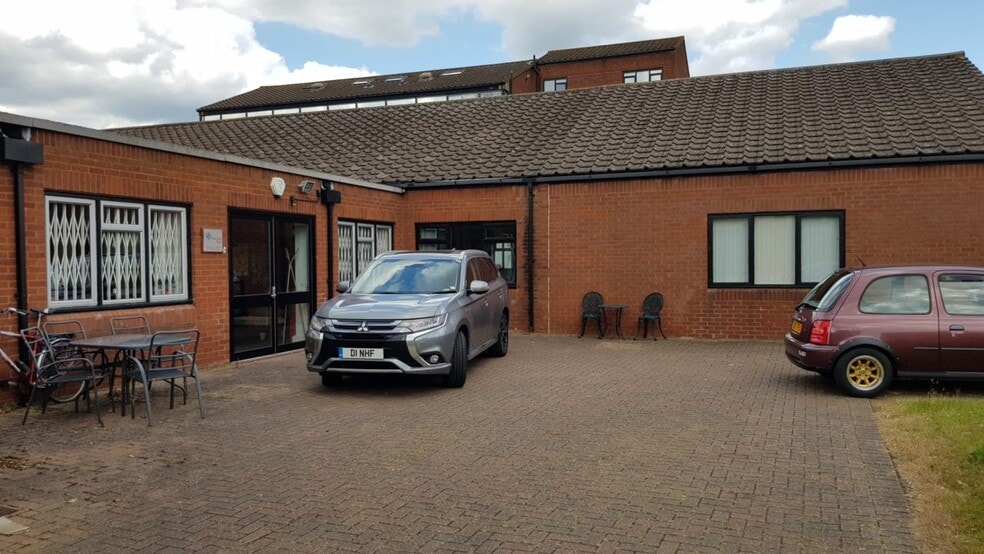Walker Ave, Milton Keynes to rent - Building Photo - Image 1 of 1