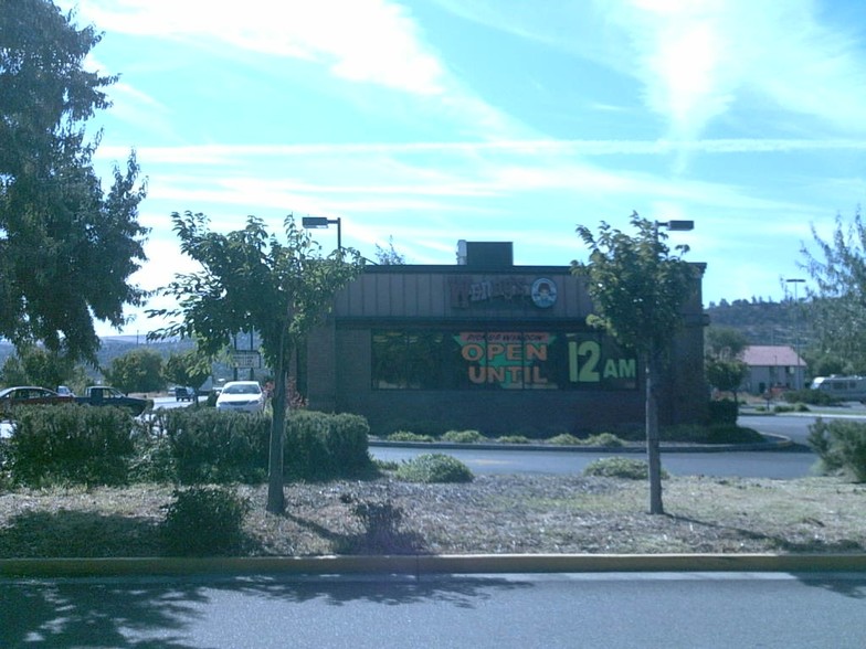 2638 W 6th St, The Dalles, OR for rent - Building Photo - Image 2 of 6