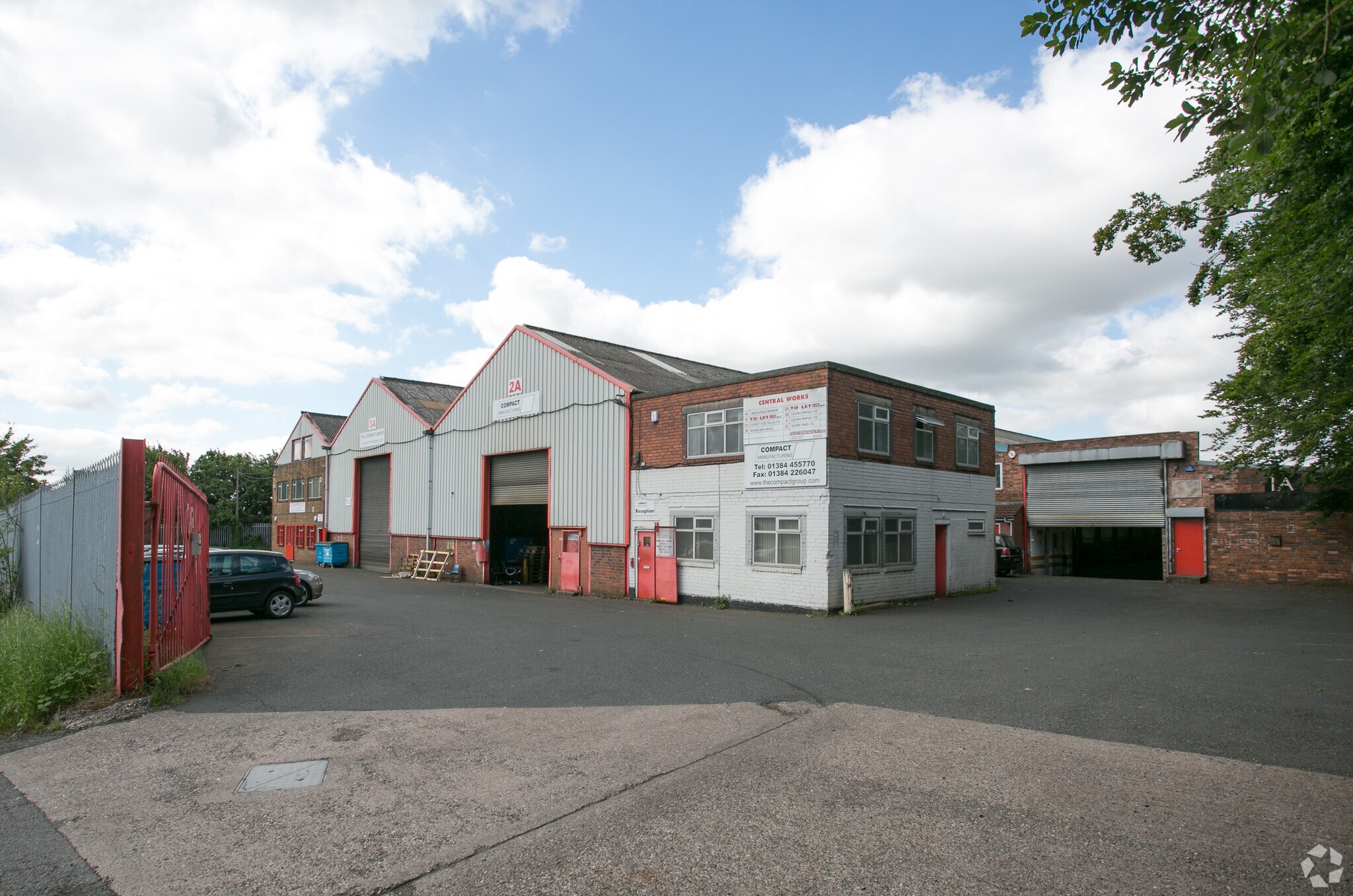 4 Peartree Ln, Dudley for sale Primary Photo- Image 1 of 1