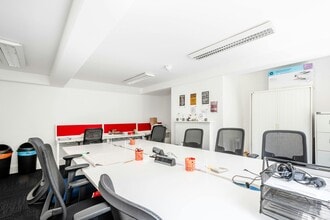 13 Devonshire Sq, London to rent Interior Photo- Image 2 of 6