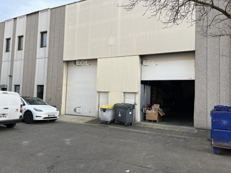 Light Industrial in Gennevilliers to rent - Building Photo - Image 2 of 4