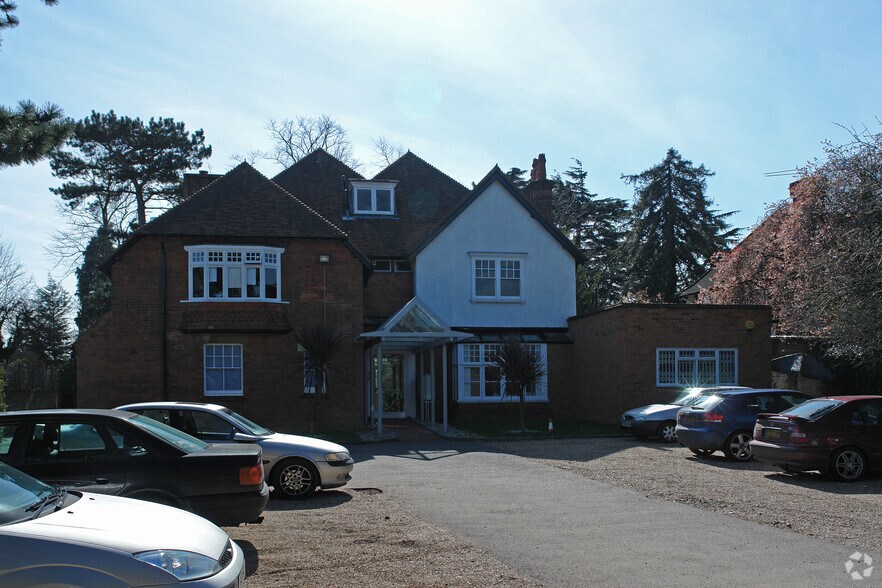 2 Castle Hill Ter, Maidenhead for rent - Building Photo - Image 2 of 2