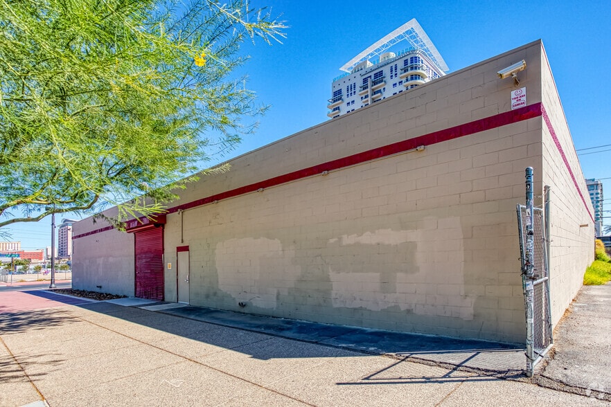901 S 1st St, Las Vegas, NV to rent - Building Photo - Image 3 of 7