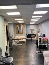 7 Mostyn Av, Llandudno to rent Interior Photo- Image 2 of 5