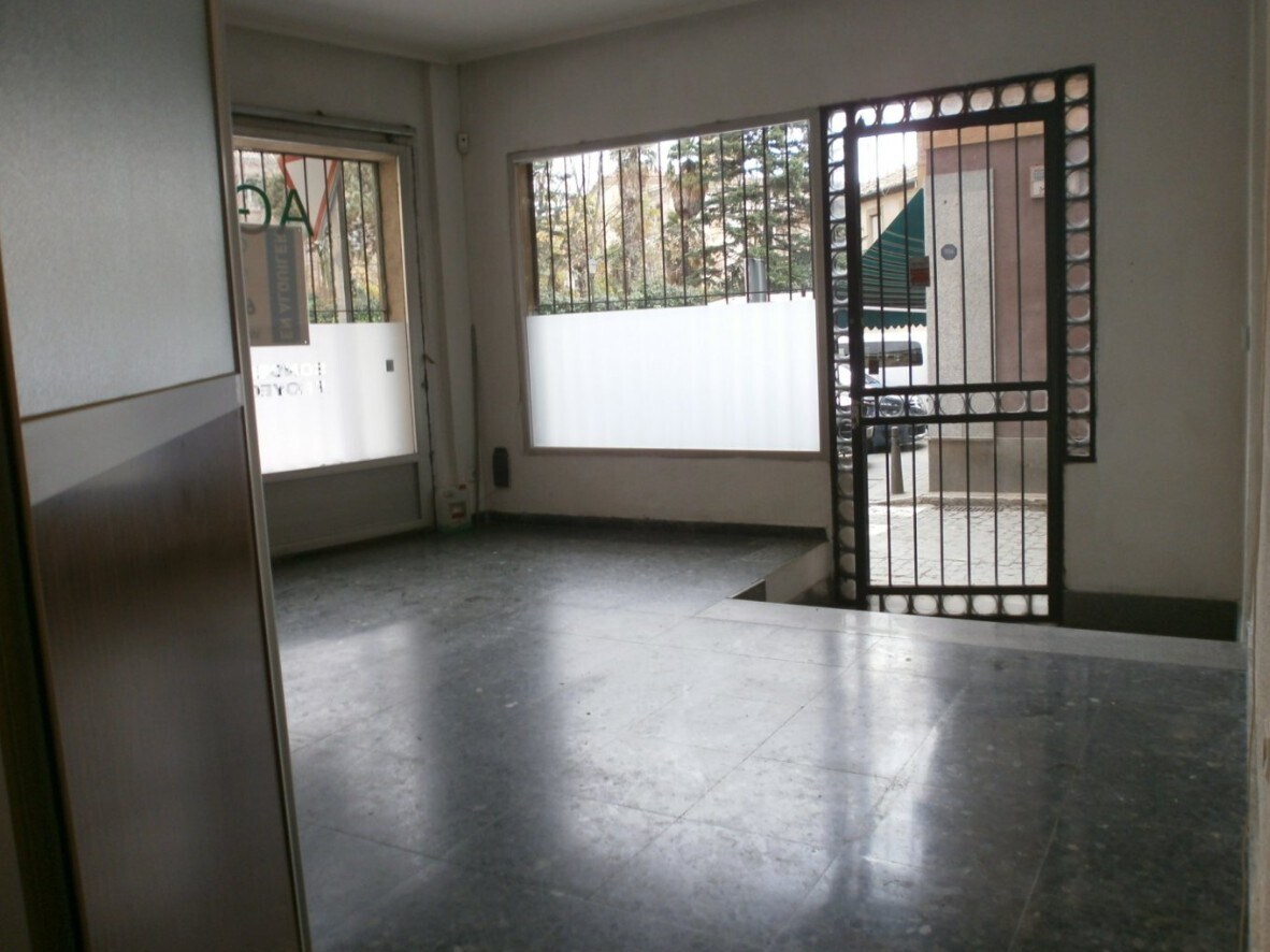 Retail in Segovia, Segovia to rent Interior Photo- Image 1 of 5