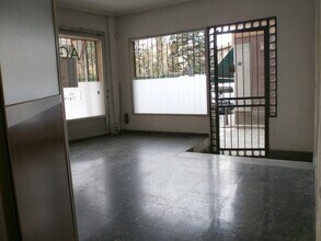 Retail in Segovia, Segovia to rent Interior Photo- Image 1 of 5