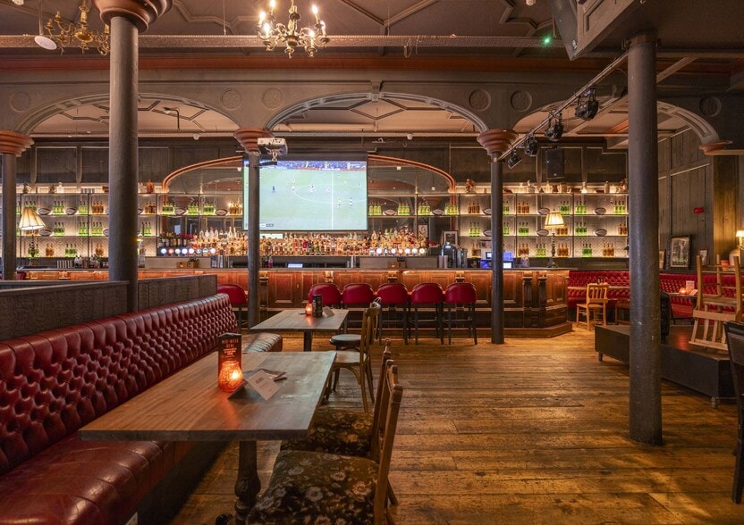 4 Joys Entry, Belfast for sale - Interior Photo - Image 1 of 12