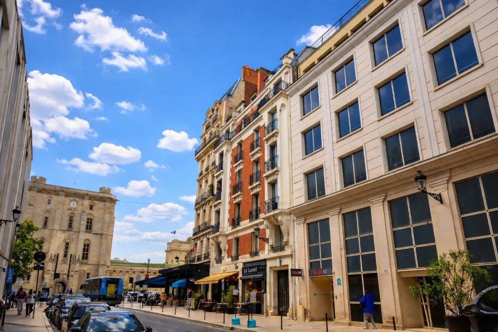 5 Bis Avenue Du Château, Vincennes to rent Building Photo- Image 1 of 11