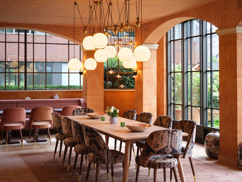 69-79 Fulham High St, London to rent - Building Photo - Image 3 of 13