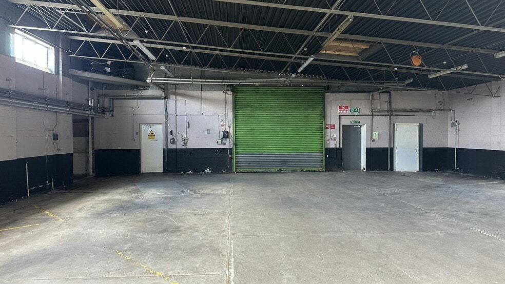 Montague Rd, Warwick to rent - Building Photo - Image 2 of 5