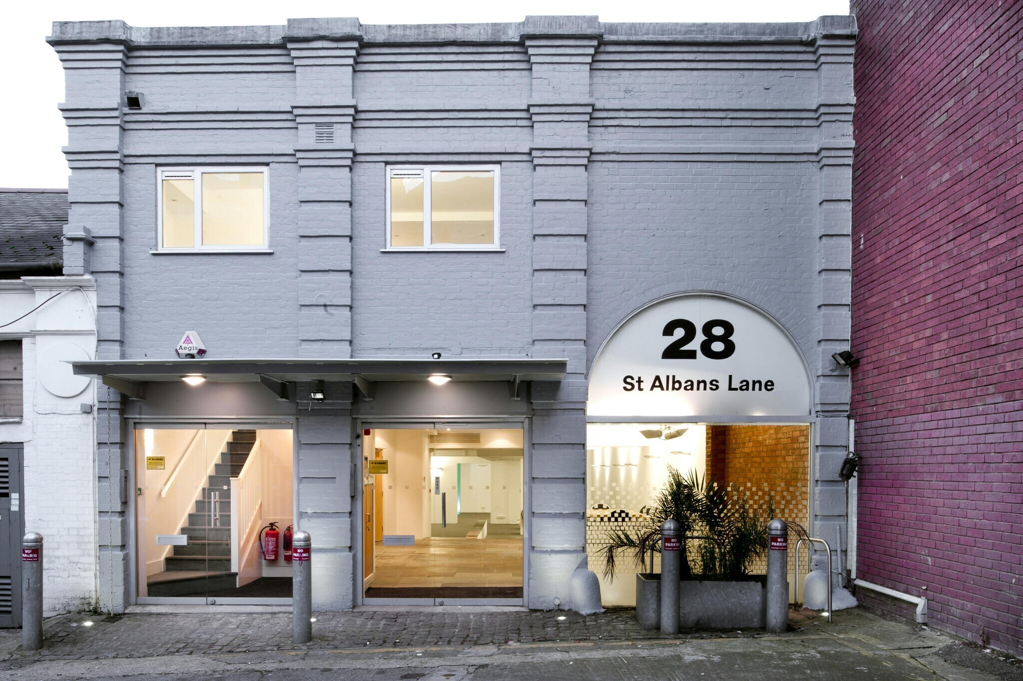 28 St. Albans Ln, London for sale Primary Photo- Image 1 of 1