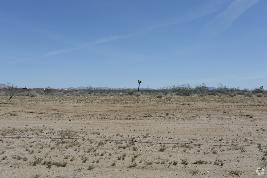 Adelanto Rd, Adelanto, CA for rent - Primary Photo - Image 1 of 11