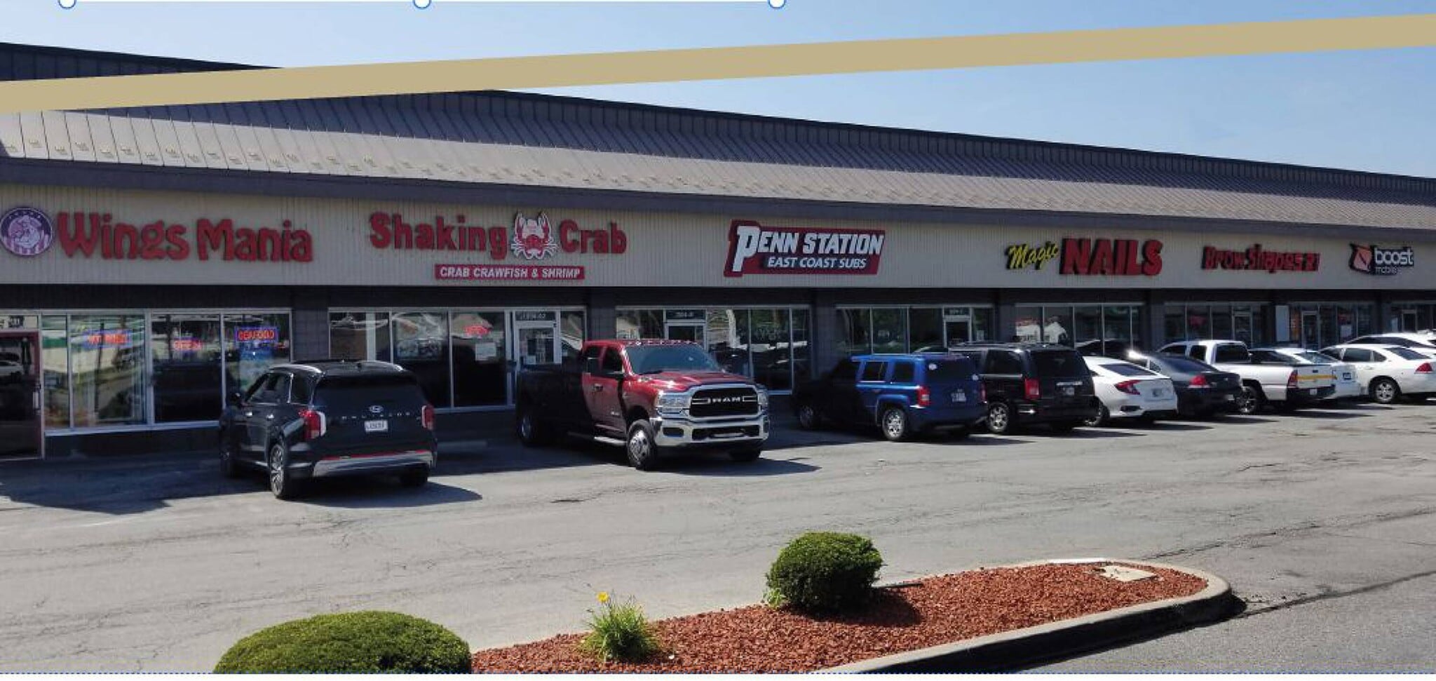 1004-1048 N Shadeland Ave, Indianapolis, IN to rent Building Photo- Image 1 of 8