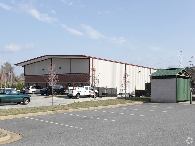 4260 Industrial Center Ln NW, Acworth, GA for rent - Building Photo - Image 3 of 15