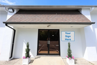 50 Princeton Hightstown Rd, Princeton Junction, NJ to rent Interior Photo- Image 1 of 8