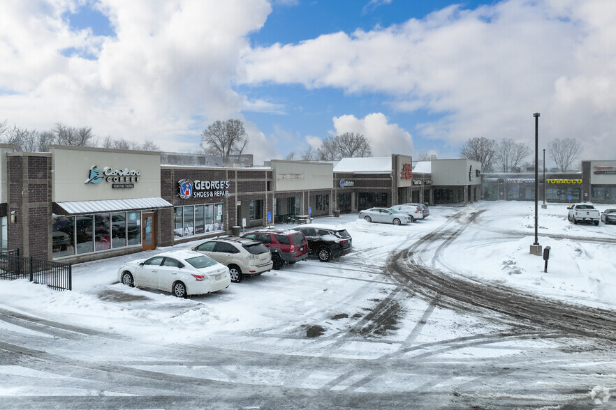 3673 Lexington Ave N, Arden Hills, MN for rent - Building Photo - Image 3 of 6