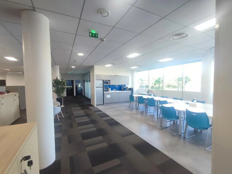 Office in Argenteuil to rent - Interior Photo - Image 2 of 26