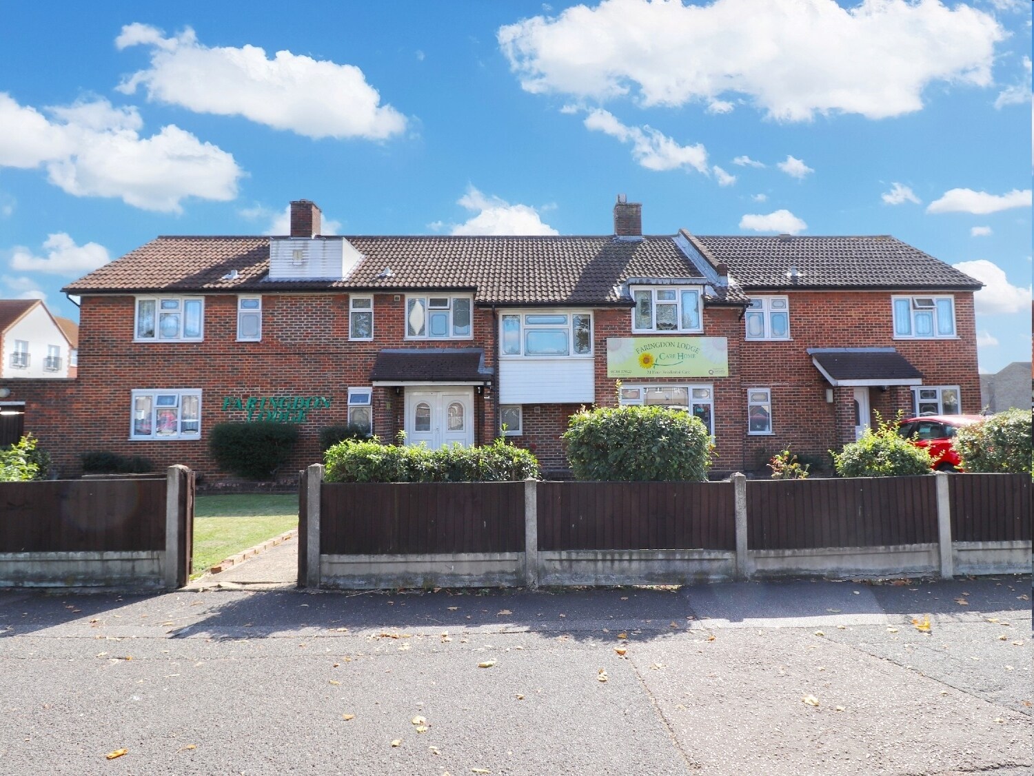 1 Faringdon Av, Romford for sale Primary Photo- Image 1 of 1