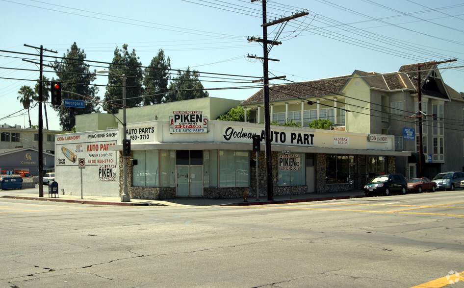 11700-11704 Moorpark St, Studio City, CA for rent - Building Photo - Image 2 of 11