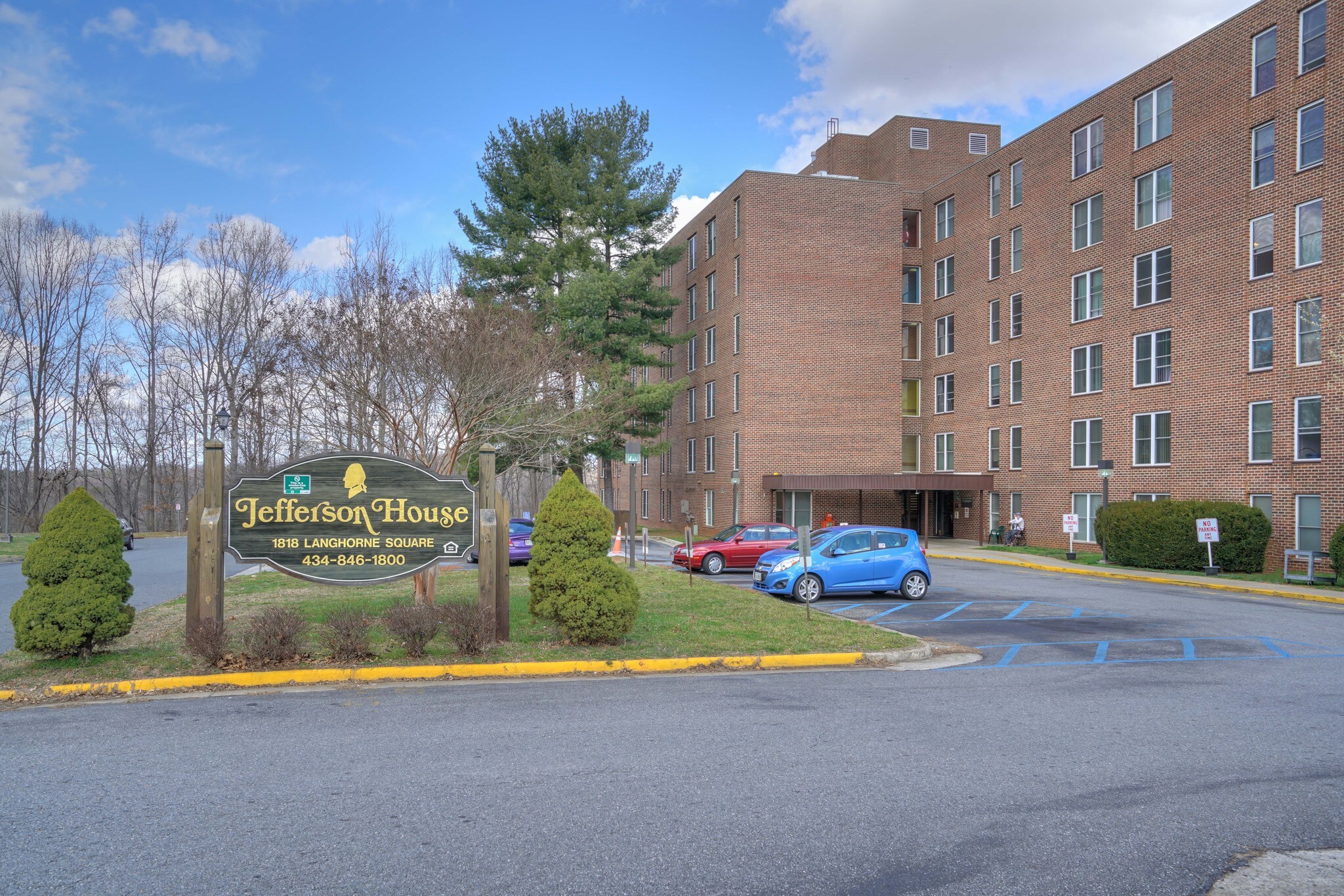 1818 Langhorne Sq, Lynchburg, VA for sale Building Photo- Image 1 of 1