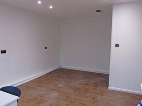 Crowborough Hl, Crowborough to rent Interior Photo- Image 2 of 2