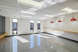 1650 S Amphlett Blvd, San Mateo, CA to rent Interior Photo- Image 2 of 18