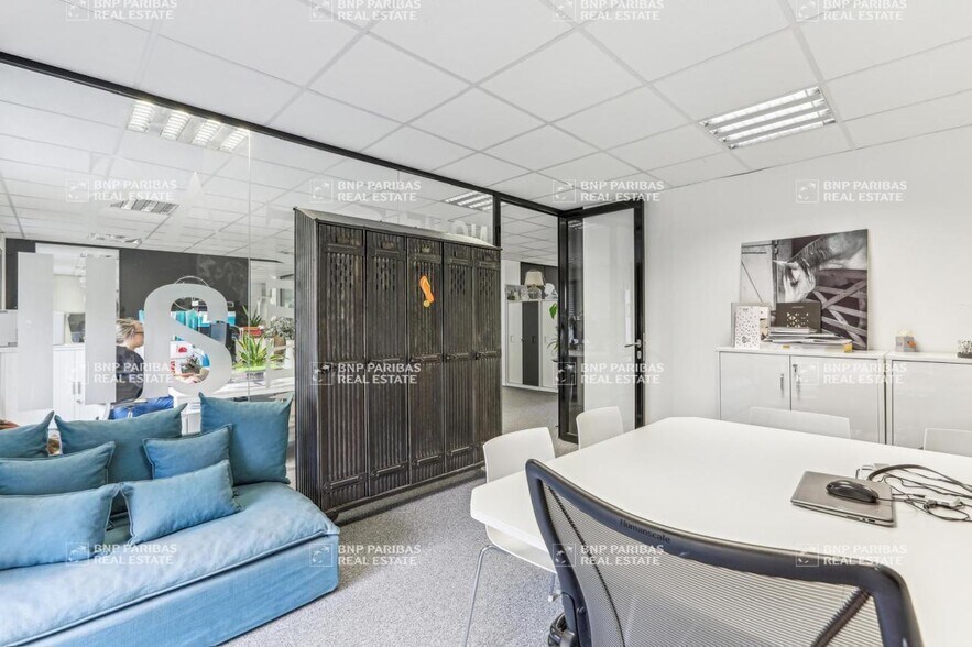 Office in Paris for sale - Building Photo - Image 2 of 9
