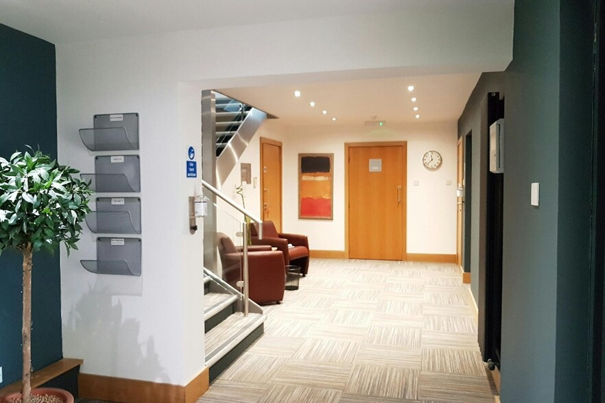 125 Muir St, Hamilton for rent - Lobby - Image 3 of 4