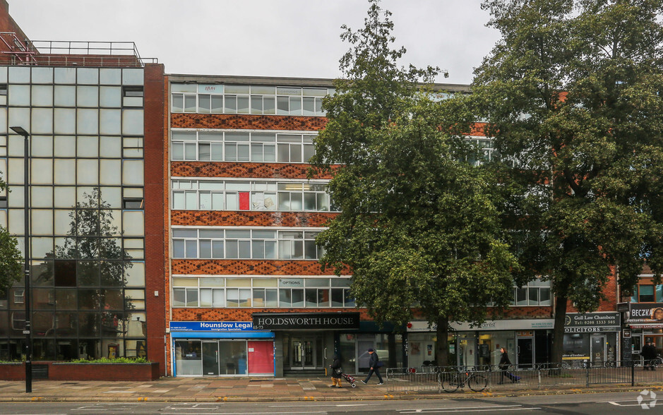 63-73 Staines Rd, Hounslow for rent - Primary Photo - Image 1 of 4