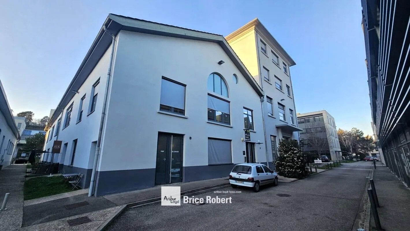 Office in Lyon to rent Building Photo- Image 1 of 8