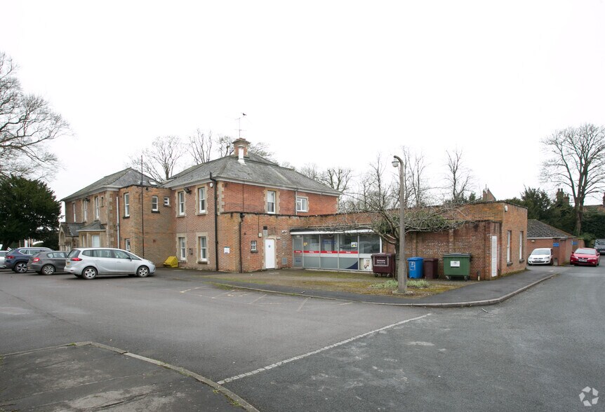 High St, Swindon for sale - Primary Photo - Image 1 of 1