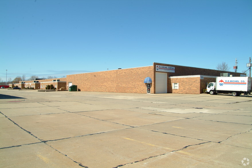 7561 Tyler Blvd, Mentor, OH for sale - Primary Photo - Image 1 of 1