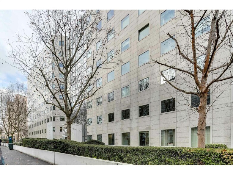 80 Avenue Du Général De Gaulle, Puteaux to rent - Building Photo - Image 2 of 19
