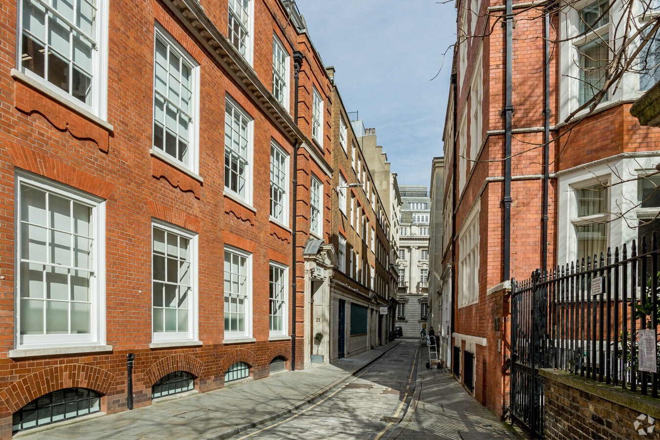 17 20 Ironmonger Ln London EC2V 8EP Office To Rent 2 920 Sq Ft GBR 17-20-ironmonger-ln-london-ec2v-8ep-office-to-rent-2-920-sq-ft-gbr