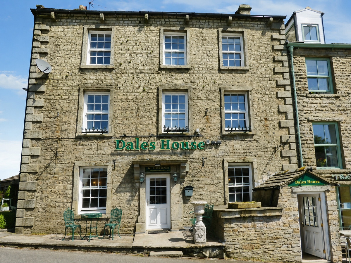 Market Pl, Leyburn for sale Primary Photo- Image 1 of 22