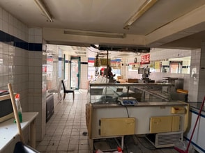 70 Ash Rd, Luton to rent Interior Photo- Image 2 of 5