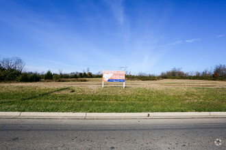 1000 Commerce Center Dr, Franklin, OH for sale Primary Photo- Image 1 of 4