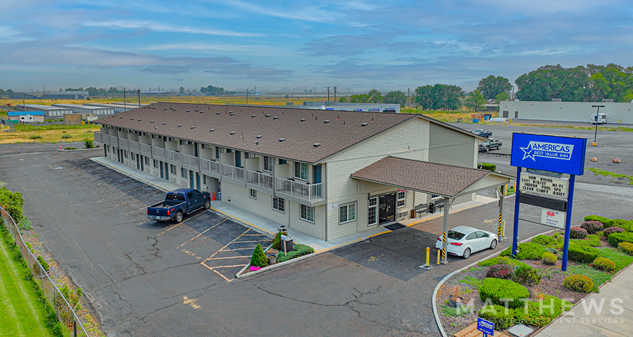 999 Oregon Ave, Burns, OR for sale - Building Photo - Image 1 of 1