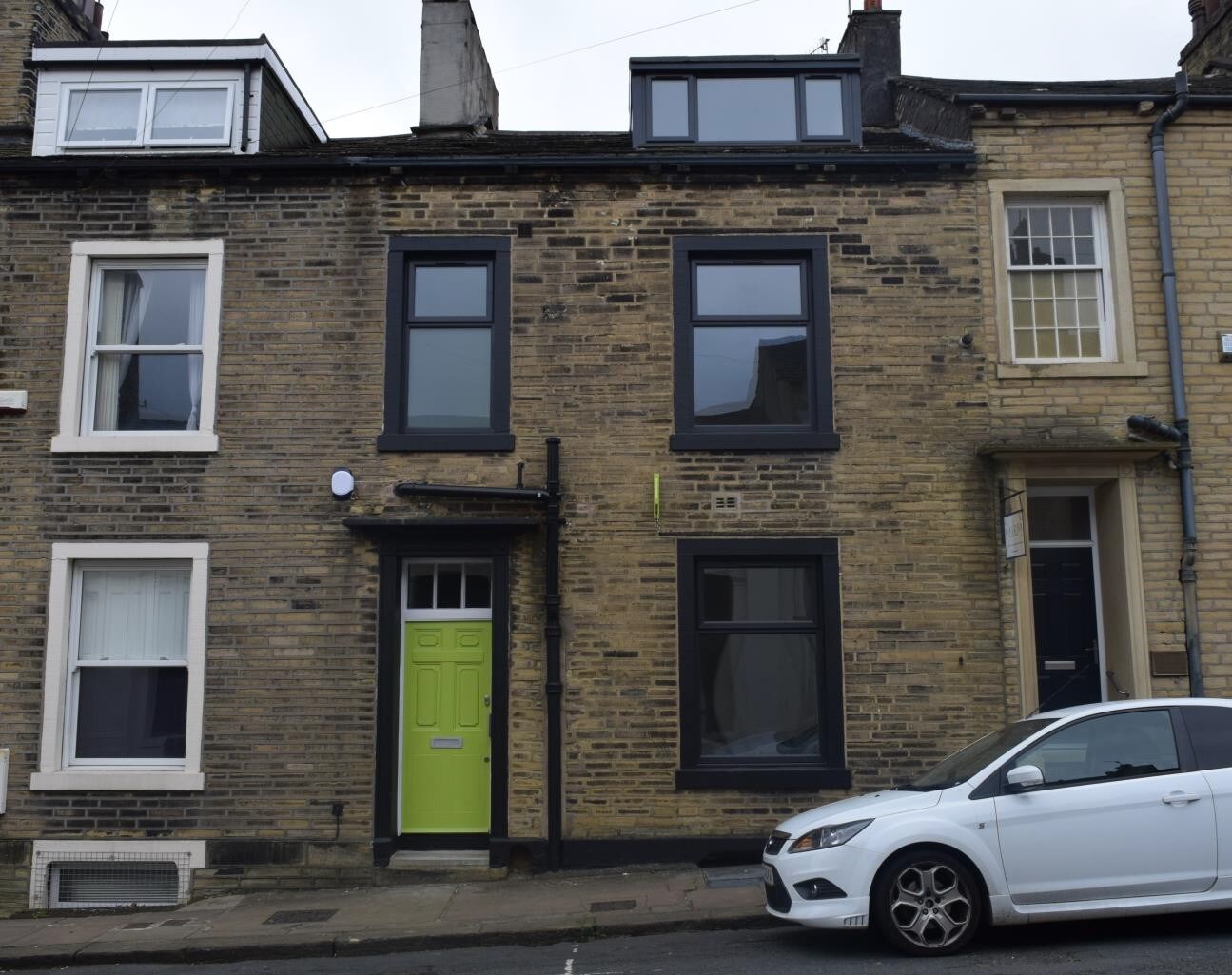 7 Carlton St, Halifax for sale Primary Photo- Image 1 of 1