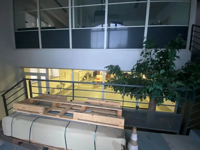 Office in Marseille to rent - Interior Photo - Image 3 of 6