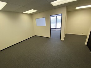 540-550 W Frontage Rd, Northfield, IL for rent Interior Photo- Image 1 of 3