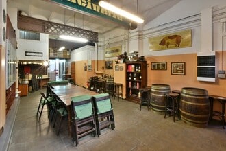 Retail in L'Hospitalet de Llobregat, Barcelona to rent Interior Photo- Image 2 of 20