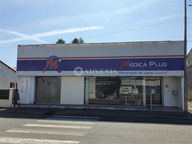 Location Commerce 600 m² - Photo 1