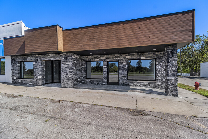 30100 Woodward Ave, Royal Oak, MI for rent - Building Photo - Image 1 of 15