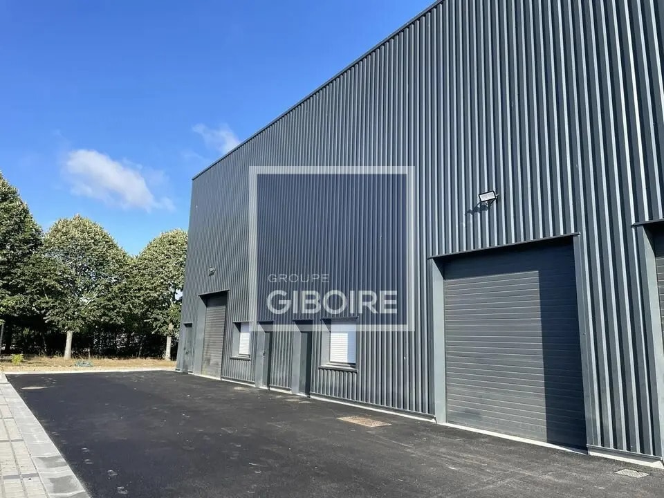 Location Entrepôt 175 m² - Photo 1